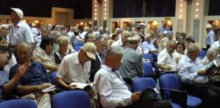 Promovohet libri “Lekë Rajta” burri I madh I një dere të njohur.