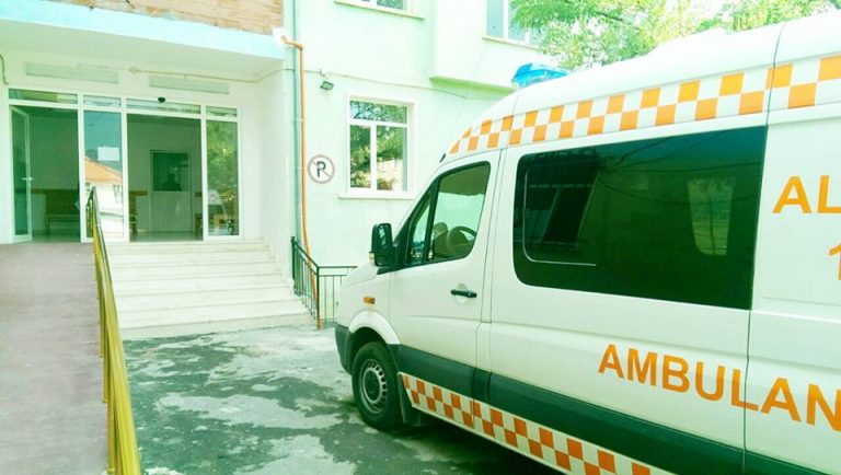 FOTO/ Bulqizë, rikonstruktohet një pjesë e spitalit