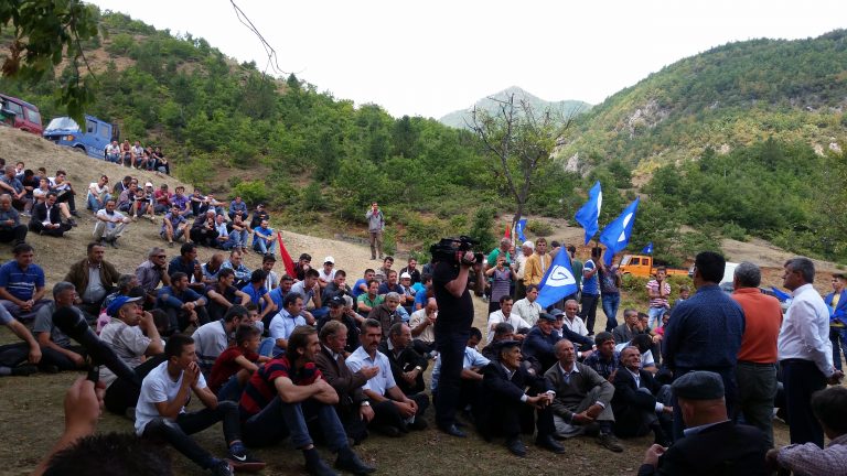 Takime te kandidatit Sherefedin Shehu me banore te Selishtes