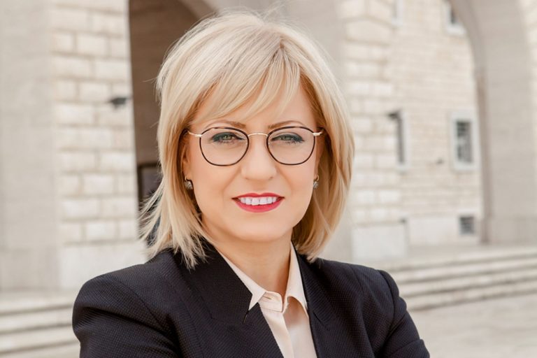 Lindita Nikolla: 9890 vende bosh në universitetet private!