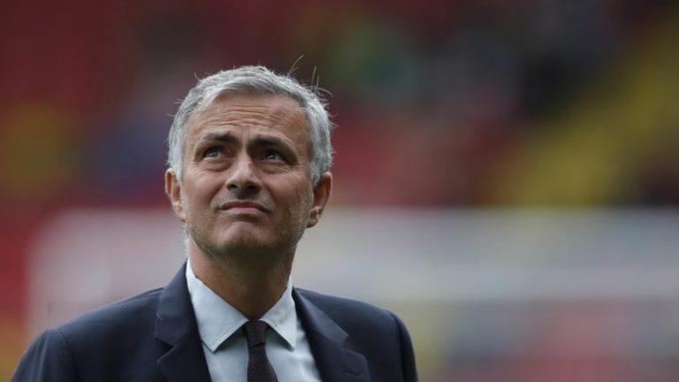 Legjenda e Liverpoolit përkrah Mourinhon: Faji është i lojtarëve
