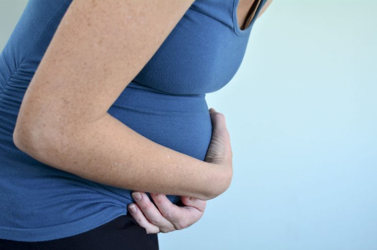 Autopsia: Mjekët nuk kuptuan hemorragjinë e nënës që humbi jetën