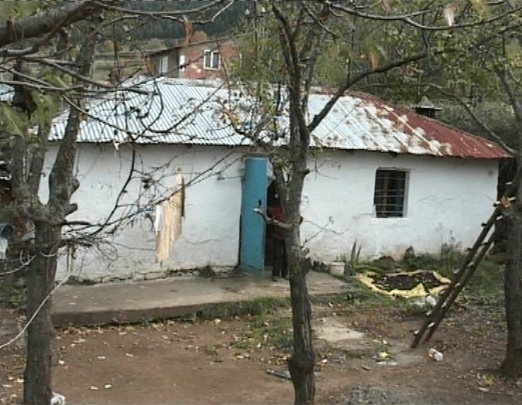 Familja Perkola, ne Bulqize , 4 pjestare jetojne me 32 mije leke ndihme ekonomike ne muaj