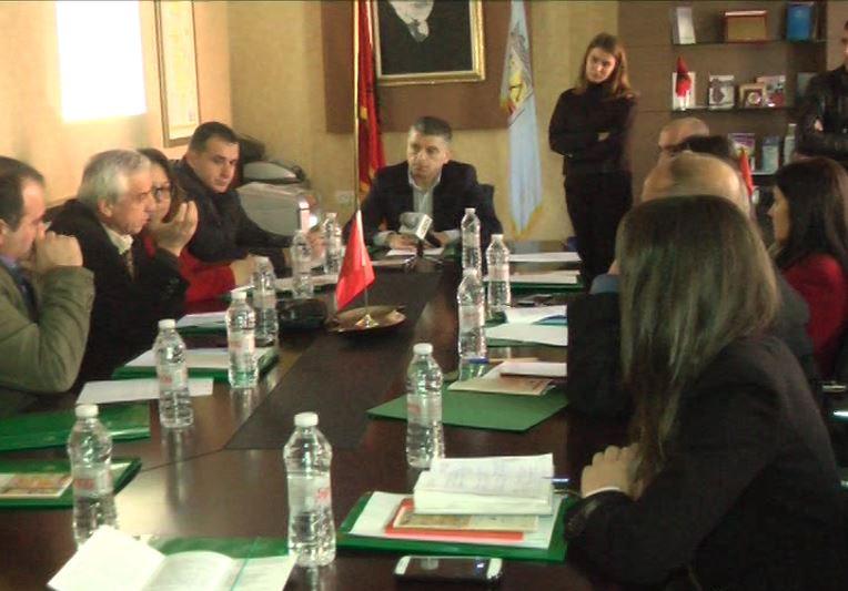 Bulqize, bashkia promovon projektin per “Parandalimin dhe adresimin e rasteve te dhunes ndaj grave e vajzave