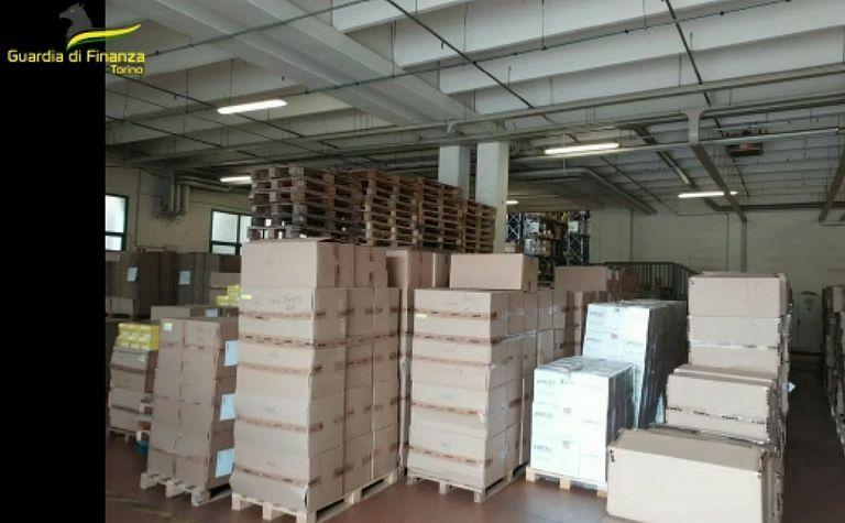 Prodhoheshin në Shqipëri e shiteshin në Itali, shkatërrohet skema e mashtrimin 20 mln € e këpucëve ‘firmato’