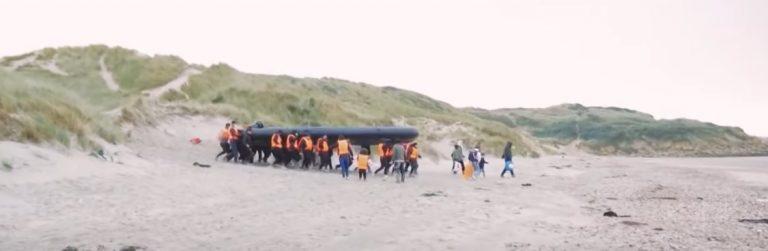 “Erdhën me gomone e ikën me charter”, Kthehen pas 11 shqiptarët që “çanë detin” për Anglinë…