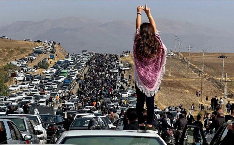 SHBA: Rusia mund të jetë duke ndihmuar Iranin për të shuar protestat