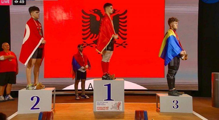 Europiani i peshëngritjes të moshave/ Ertjan Kofsha i katërti në shkëputje, por nuk klasifikohet në dygarësh