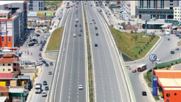 ARRSH njofton bllokimin e autostradën Tiranë-Durrës për 25 ditë! Si do devijohet trafiku…