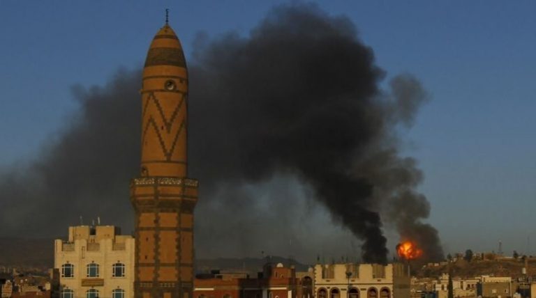 Po transportonte “materiale shpërthyese” nga Irani, SHBA shkatërron anijen