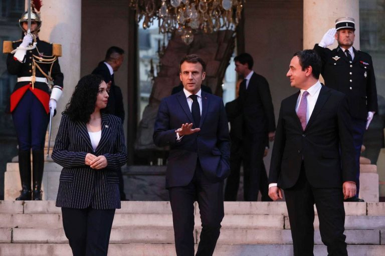 Kurti e Osmani takojnë Macron në Francë, pjesë e bisedës tensionet në Veri dhe plani franko-gjerman
