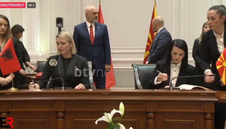 Nënshkruhen marrëveshjet dhe memorandumet ndërqeveritare mes dy qeverive  Shqipëri-RMV