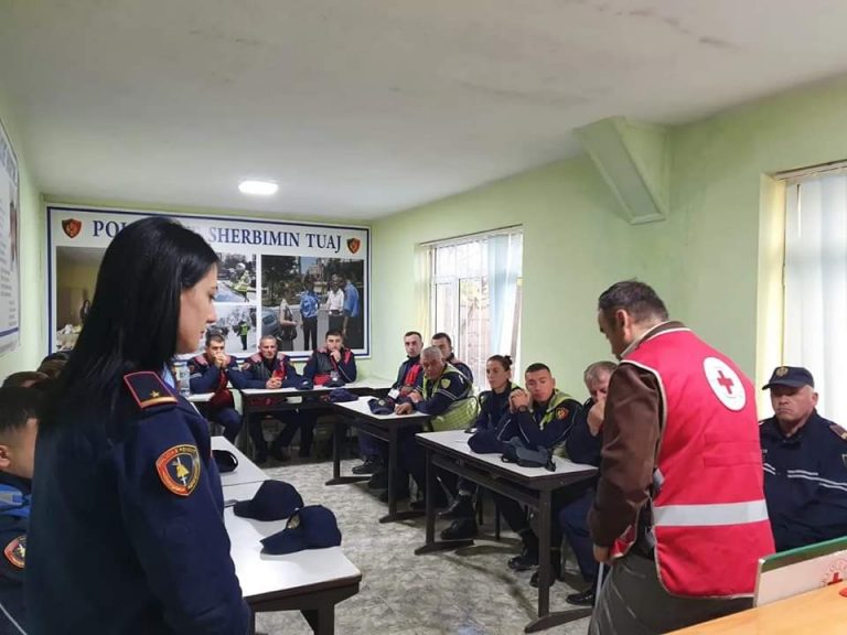 DVP Dibër trajnon të gjithë punonjesit e strukturave policore për dhënien e ndihmës së parë në rast aksidentesh rrugore dhe jo vetëm…