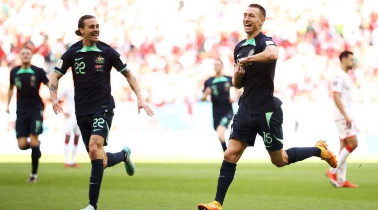 Australia mposht Tunizinë dhe shpreson të kalojë grupin në ndeshjen e fundit