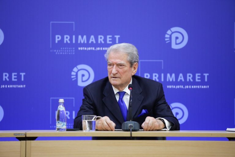 6 dhjetori/ Berisha: Protestojmë para Kryeministrisë, policia ktheu përgjigjen që i dikton Rama