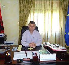 Sulm me thikë ndaj Kryetari të Bashkisë Divjakë dhe shoferit të tij