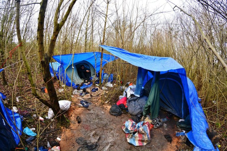 Do trafikonin 12 emigrantë me gomone, kapen dy shqiptarë në Belgjikë