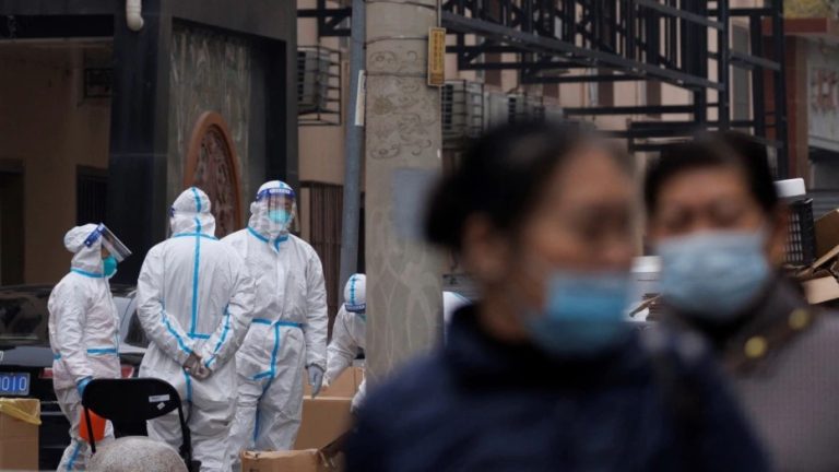 Pas gjashtë muajsh, Kina raporton vdekjet e para me koronavirus