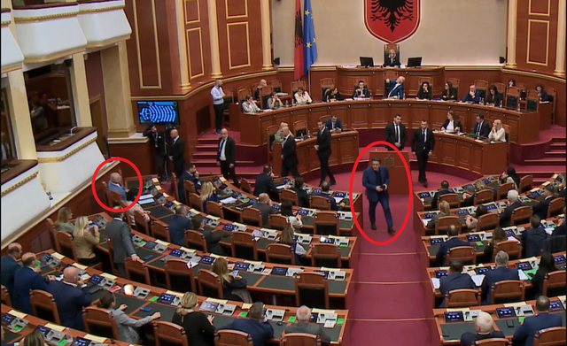 Dy deputet të opozitës përjashtohen 10 ditë nga parlamenti pas përplasjes me Kryeministrin Rama