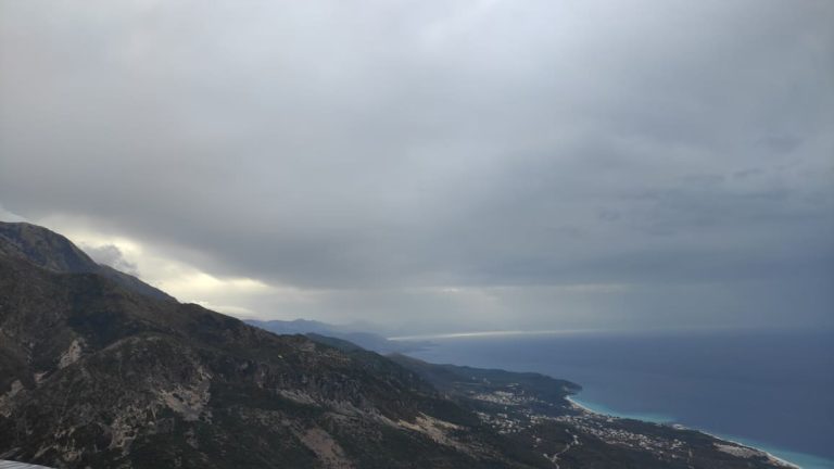 Pritet përkeqësim i kushteve atmosferike, mësoni si do jenë temperaturat për sot