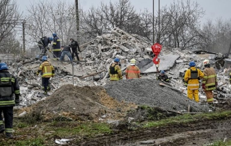 Sulme ajrore në të gjithë Ukrainën, raketat ruse godasin impiantet energjetike
