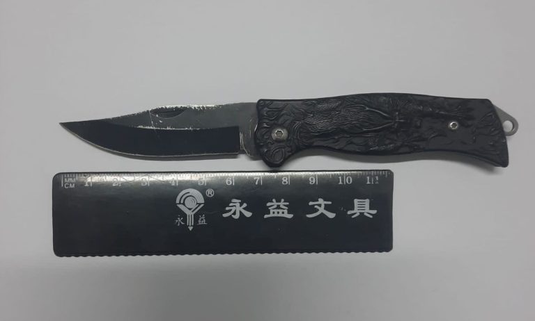 Shoqërimi i një personi gjatë protestës së opozitës, sqarimi i Policisë Tiranë: 25-vjeçarit i gjetëm një thikë