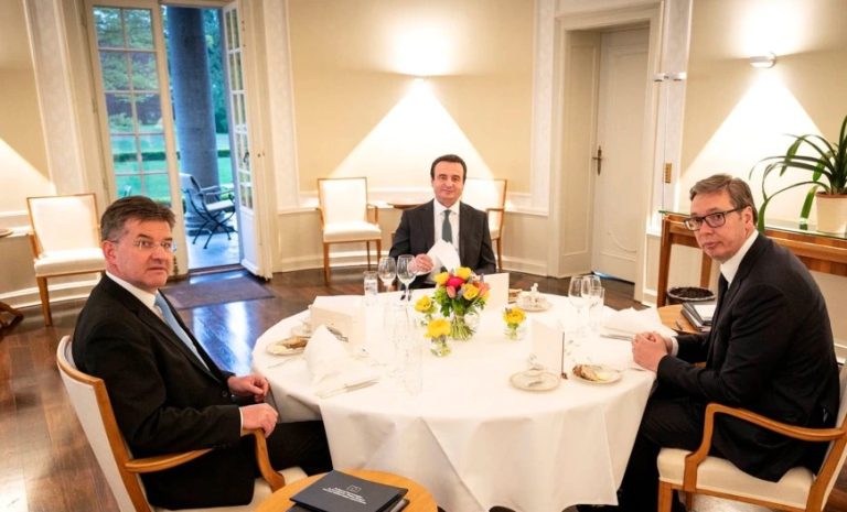 Qeveria e Kosovës: Takimi me Vuçiçin me gjasë të dielën