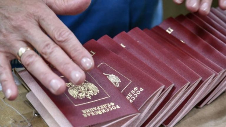 Rreth 300 mijë ukrainas janë pajisur me pasaporta ruse