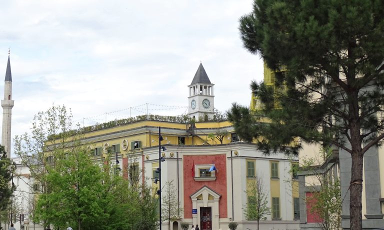 Zgjedhjet e 14 Majit – Zyrtarizohet një tjetër kandidate për Tiranën, ish-deputetja e PD garon nën siglën e PDIU