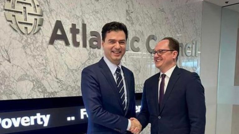 Basha vizitë Basha vizitë në SHBA, takohet me Drejtorin e Qendrës Evropiane në Këshillin e Atlantikut në SHBA, takohet me Drejtorin e Qendrës Evropiane në Këshillin e Atlantikut