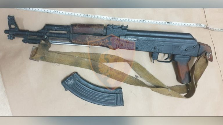 Kukës: Babai rreh vajzën, i biri ndërhyn dhe dhunon të atin për të shpëtuar motrën