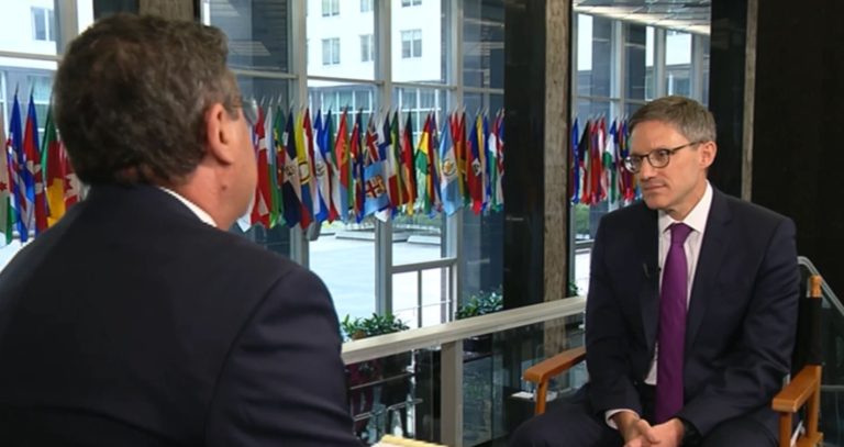 Këshilltari i lartë i DASH flet para vizitës në Kosovë e Serbi: Zgjedhjet lokale në veri të shtyhen