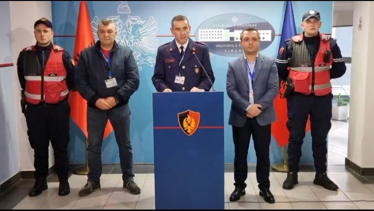 E rrëmbyen, dhunuan, e vranë dhe më pas dogjën. Zbardhet vrasja e vitit 2017, arrestohen 2 persona në Tiranë dhe 1 shpallet në kërkim