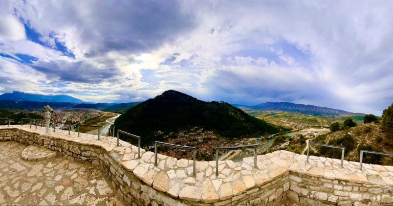 Do të rinisin sërish reshjet, mësoni si do jetë moti për ditën e sotme