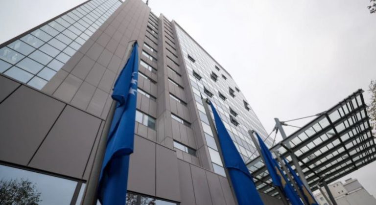 Tensionet/ Qeveria e Kosovës: Presim vlerësimin e situatës në Veri për hapat e mëtejmë