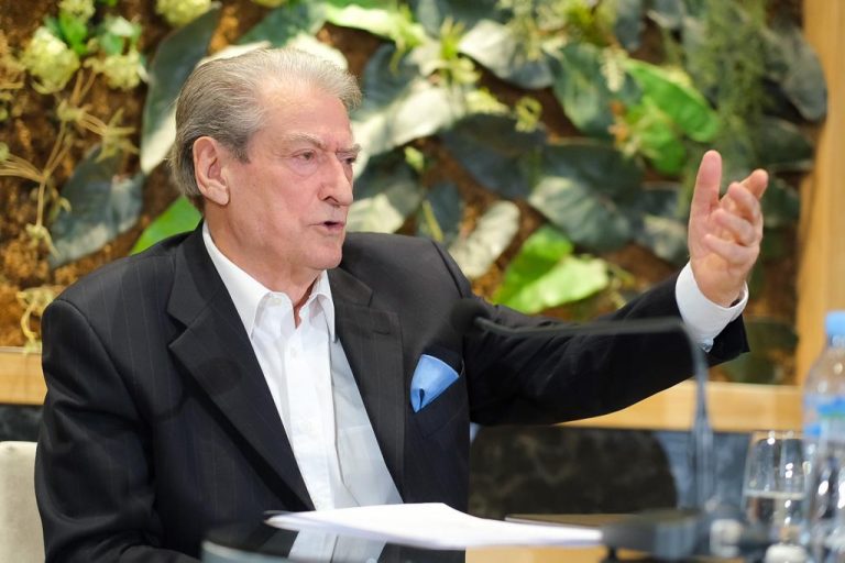 Berisha nuk tërhiqet nga protesta në 6 Dhjetor: Do t’i shpëtojmë nderin, fytyrën dhe dinjitetin Shqipërisë 