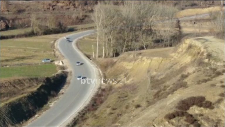 Dibër/ Aksioni i policisë rrugore, arrestohet një person dhe pezullohen 5 leje drejtimi