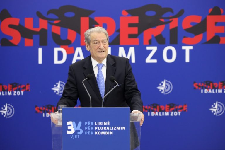 Sali Berisha: Edi Rama zgjodhi plehrat për të kryesuar mafien e tyre, firmosi bonus për kompaninë që nuk ekzistonte