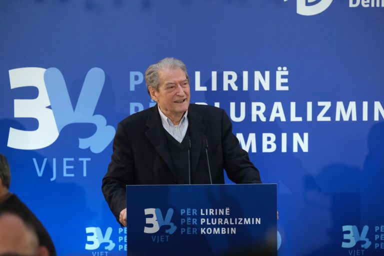 Berisha në 32-vjetorin e themelimit të PD-së Burrel: Rama përdori agjenturën ruse, diplomatët e korruptuar dhe Sorosin për të marrë peng opozitën