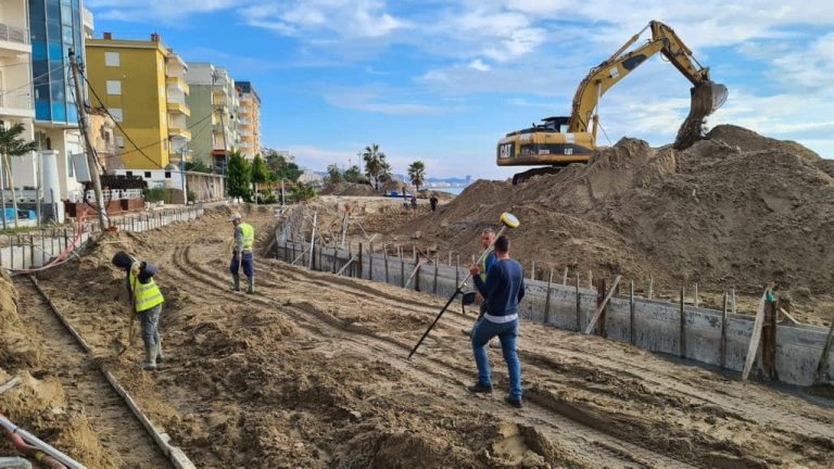 Nis puna për Lungomaren e Durrësit