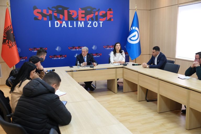 “S’e mbron dot më askush”, Berisha tjetër thirrje për Ramën: Largohu bashkë me kabinetin tënd