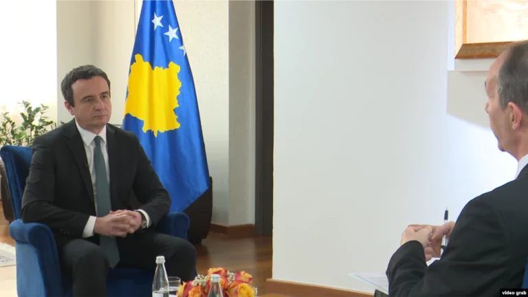 “I vunë nga frika dhe po nga frika i hoqën”, Albin Kurti për barrikadat: Policia do të ndërhynte para Vitit të Ri
