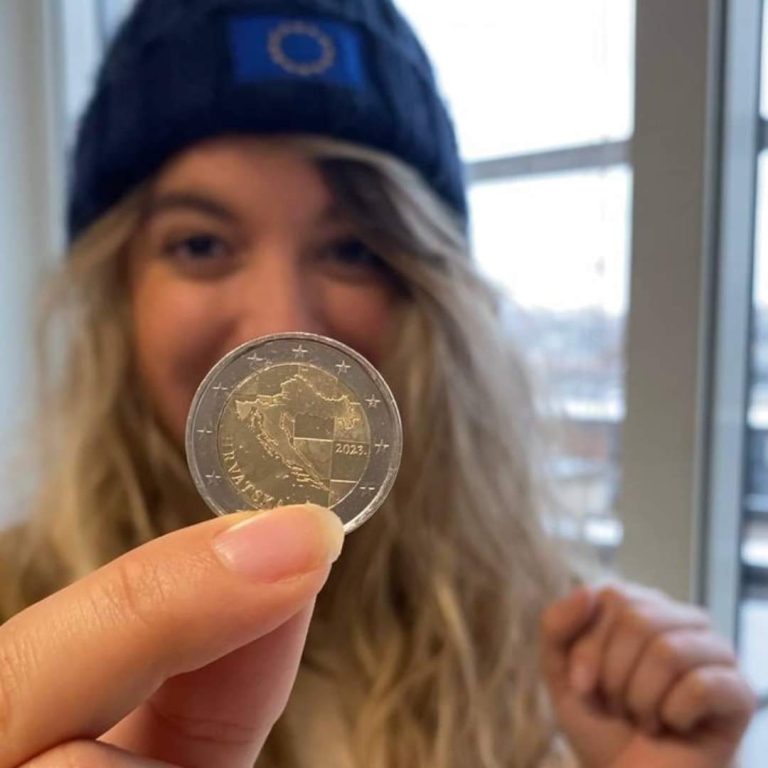 Kroacia hyn në zonën Shengen dhe ndryshon monedhën në Euro