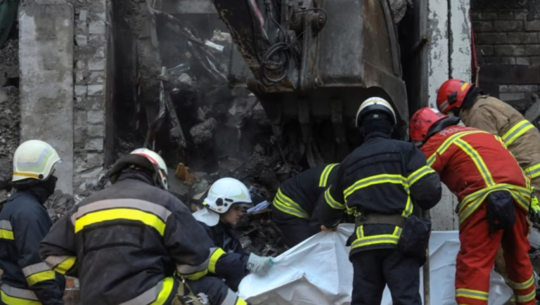 Shkon në 23 numri i viktimave nga sulmet ruse në Dnjipro