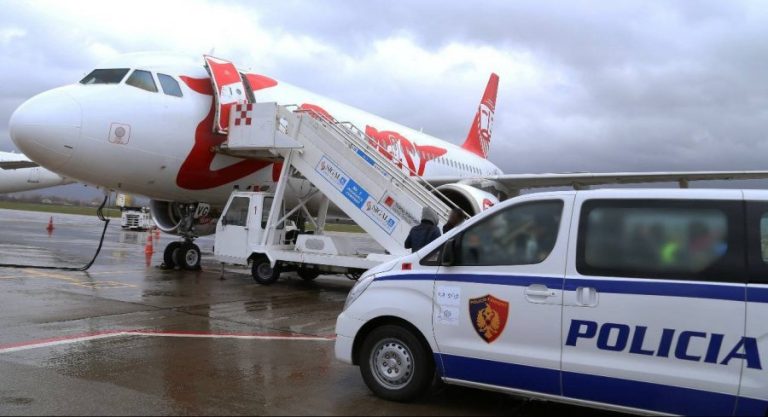 Britania e Madhe kthen në Shqipëri 26 persona, mes tyre edhe të dënuar për krime