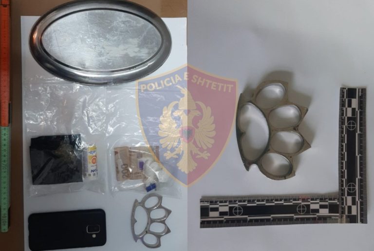 Mat/ Përshtati ambjentet e lokalit për përdorimin e lëndëve narkotike, arrestohen dy persona