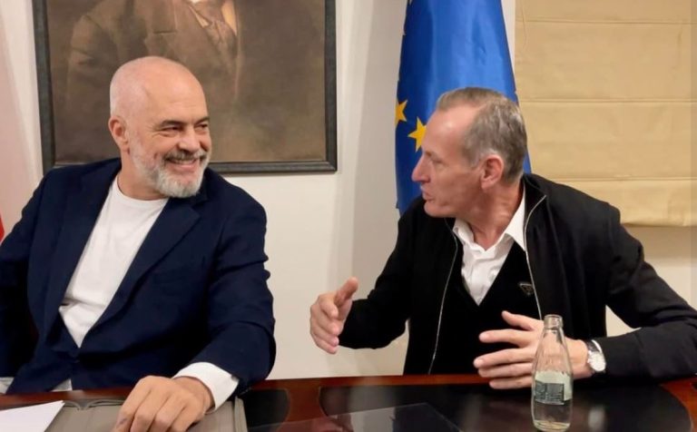 Kryeministri Rama konfirmon lajmin se Agron Çela është larguar nga PL dhe është bërë pjesë e PS