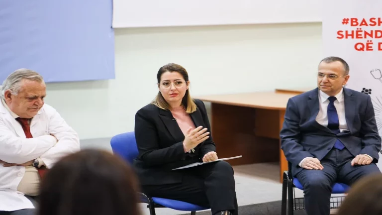 Manastirliu u premton mjekëve specialistë rritje page me 7%