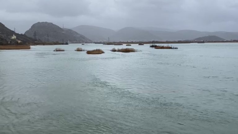 Drejt përmirësimit situata nga përmbytjet në vend,  por reshjet do të vijojnë