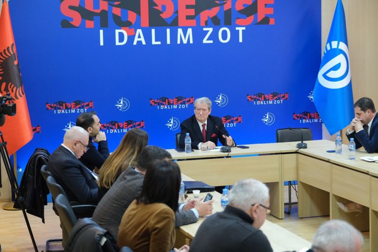 Protesta e 3 marsit në ditën që Gjykata do të vendosë për vulën e PD/ Berisha: Kemi objektiv vetëm Edi Ramën